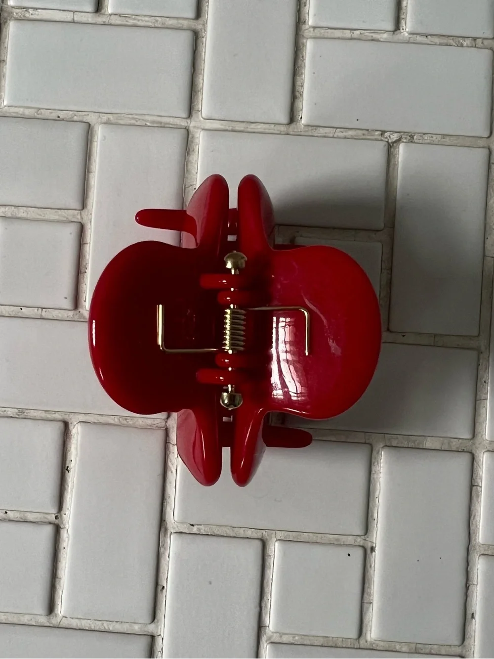 Undo No. 5 Glossy Red Hair Claw Clip for Effortless Styling